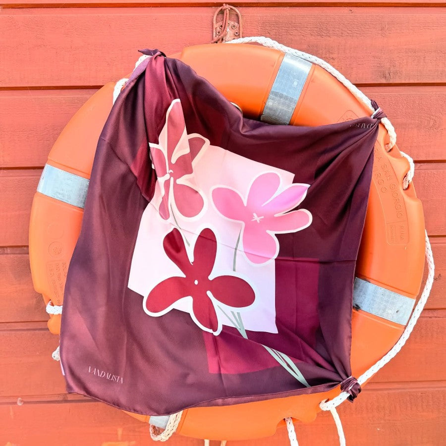 Šilko skarelė Bloom - autorinis piešinys, riboto tiražo