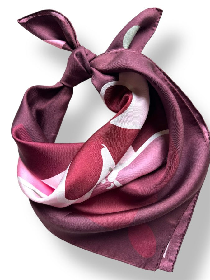 Šilko skarelė Bloom - artimasis vaizdas, 100% natūralus šilkas